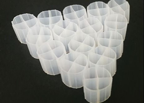 comprare Bianco colore MBBR Bio Carrier Media per serbatoio anaerobico con materiale HDPE vergine e dimensione 12*9mm online manufacture