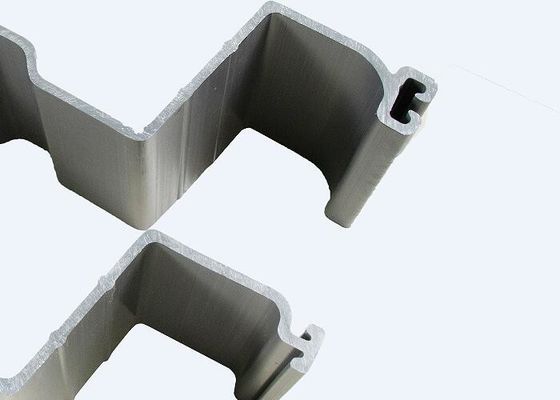 Larghezza 718 mm Profondità 180 mm Vinyl Sheet Piling per pareti di alluvione