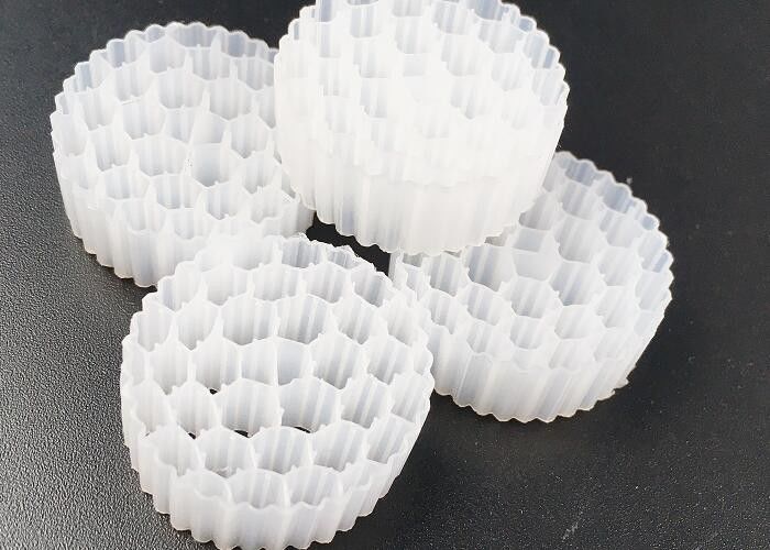 Pe38 25*4mm Hdpe Mbbr bio- corpo filtrante letto mobile Safty ampia superficie