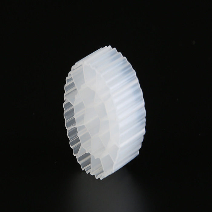 HDPE Bianco di plastica K3 Filtro Mediato Trattamento dell'acqua Bio Cel Per processo di stagno Cass Spostare Ammonio Azoto
