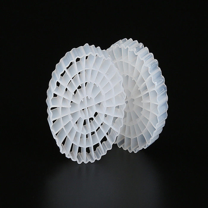 Trattamento delle acque reflue Materiale plastico per filtri MBBR Biomover HDPE grande 1200 m2/m3 Superficie