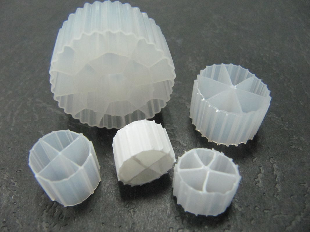 MBBR Bio Filter Medias con colore bianco e materiale HDPE vergine per le acque reflue