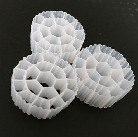Medi filtranti MBBR di colore bianco e nero con materiale HDPE vergine per il trattamento delle acque reflue