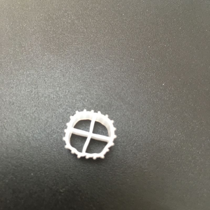 Medi filtranti MBBR di colore bianco con materiale HDPE vergine e lunga durata di vita per RAS