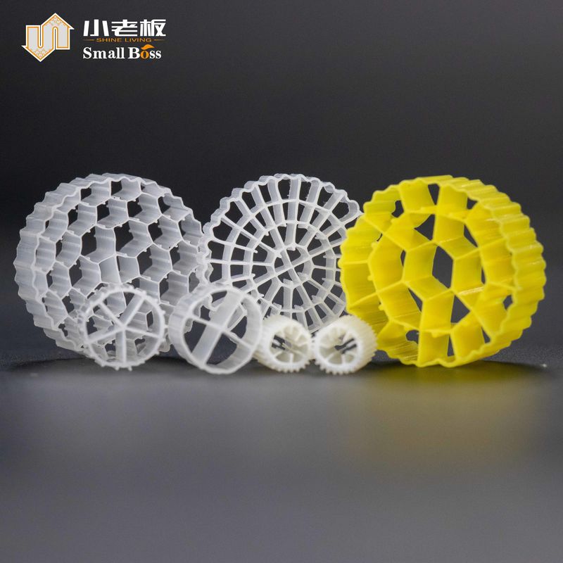 Materiale plastico colore nero Koi Kaldnes Filter Media Buona resistenza agli impatti per l'acquacoltura