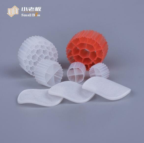 Mbbr Acquario Filtro Materiale di plastica PE 1600M2/M3 per l'allevamento di pesci