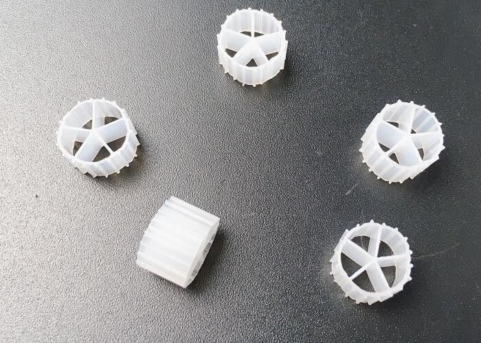 In magazzino K1 Impianto di trattamento delle acque MBBR 10*7mm Biocell Mbbr Filter Media