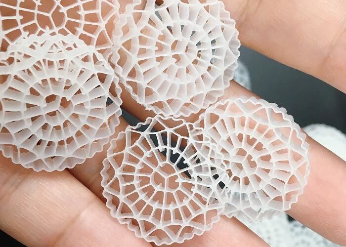 Risparmio di spazio Biopipe MBBR Fliter Media PE63 Per il trattamento delle acque reflue / RAS Con tecnologia A2/O di colore bianco