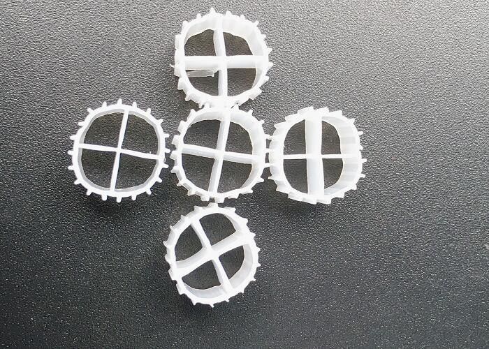 Colore bianco 11*7mm K1 BioFilter Hdpe Mbbr Bio Carrier Bioball galleggianti