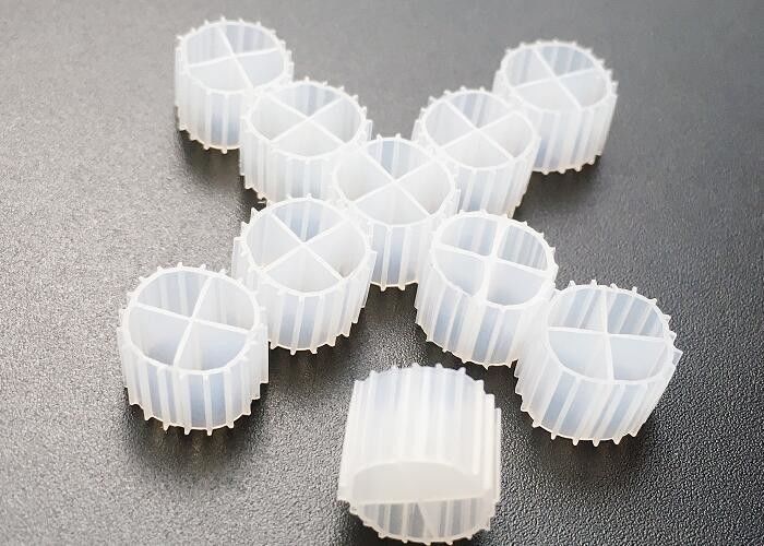 MBBR Biofilter Media Biochips 0,96 - 0,98 g / Cm3 Densità per RAS Acquacoltura FAB bio media