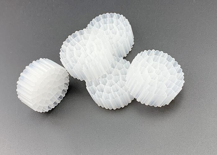 Trattamento dell'acqua Grande superficie MBBR Biocell Filter Media 25*10MM