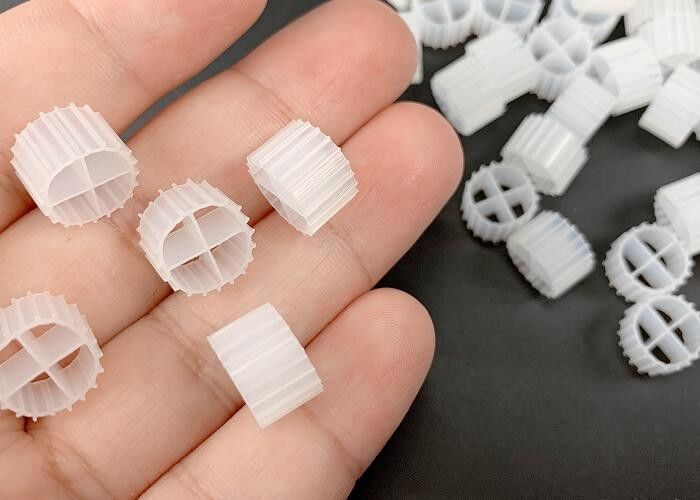 11*7mm MBBR Bio Filter Media K1 con colore bianco e materiale HDPE vergine