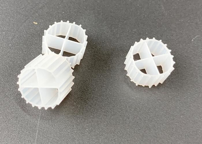 Medi filtranti in plastica ecologica per l'acquacoltura