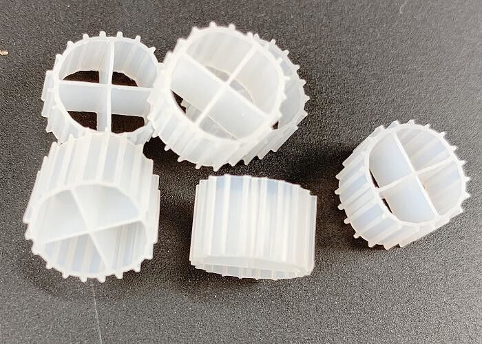 Colore bianco MBBR Media Biofilm Carrier con Super Decarburization e materiale HDPE vergine