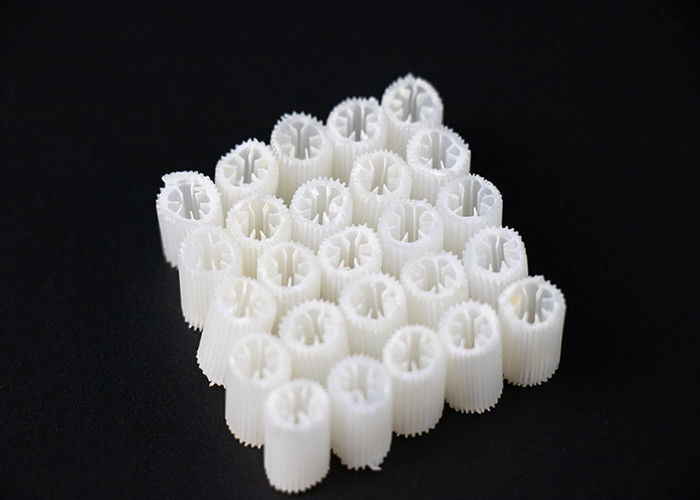 Media di filtraggio di biocelle in plastica Dimensione 5 mm X 10 mm Superficie efficace maggiore