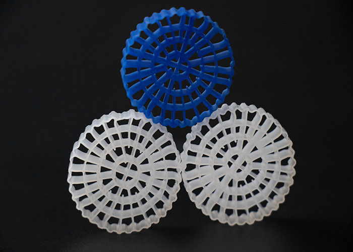 Trattamento delle acque reflue Materiale plastico per filtri MBBR Biomover HDPE grande 1200 m2/m3 Superficie