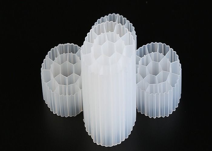 Materiale HDPE vergine MBBR Filtro di plastica Medio Bianco Per il trattamento delle acque reflue