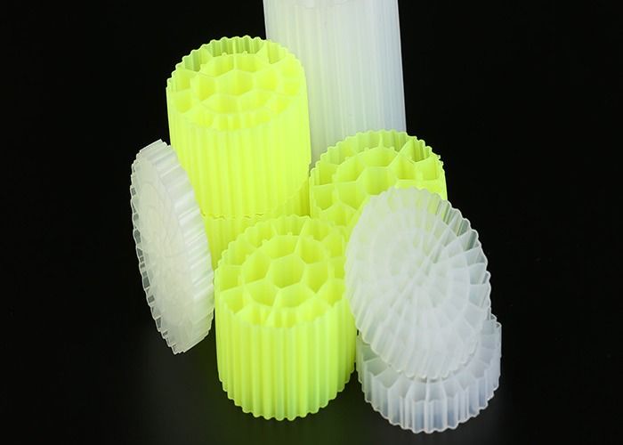 Colore nero Materiale filtro in plastica Materiale filtro MBBR 25 mm X 12 mm Dimensione e colore bianco