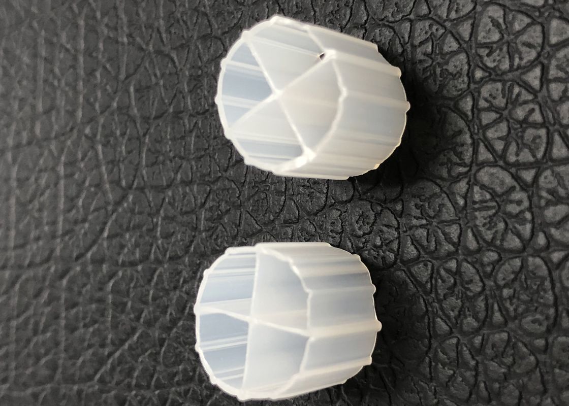 Bianco colore MBBR Bio Carrier Media per serbatoio anaerobico con materiale HDPE vergine e dimensione 12*9mm