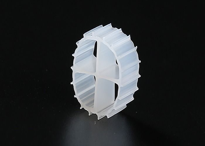 Trattamento delle acque reflue Trasloco letto filtro media biopipe Consumo energetico inferiore media fab k1 11*7mm colore bianco