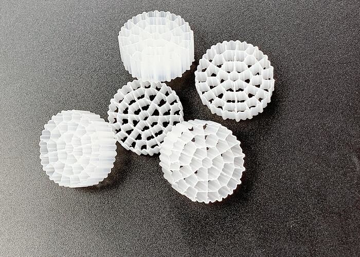 Virgin HDPE IFAS Technology MBBR filtro galleggiante bianco