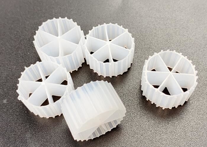 PE04 Large Surface Area Bianco Colore MBBR Bio Media 6 Camere 800m2/M3