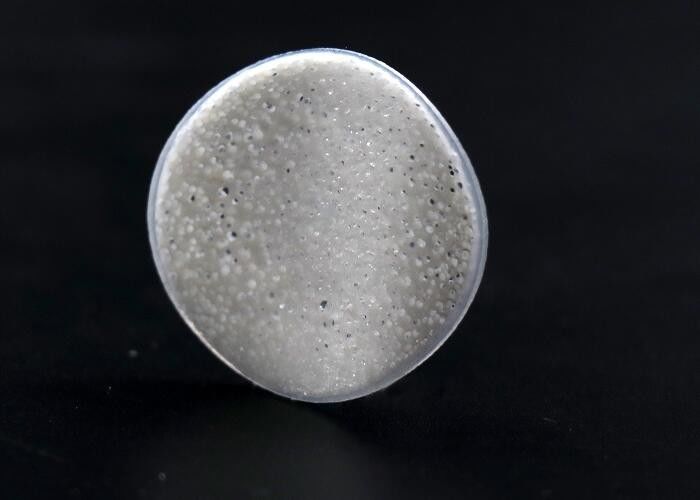 Densità di PE vergine 0,95 g/cm3 MBBR Filter Media Bianco Forma rotonda Galleggiante